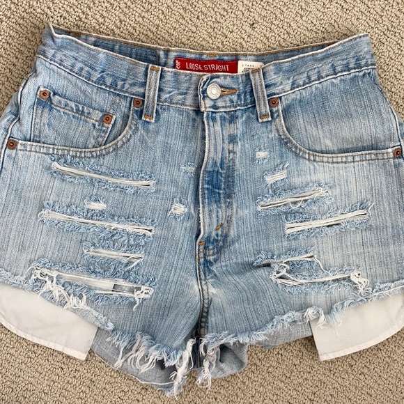 Levi's Pants - Women’s Levi jean shorts